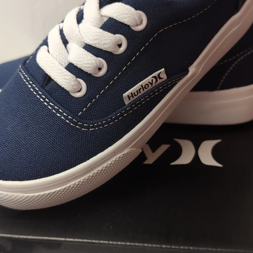 Hurley Boys Canvas Low Top Sneakers. Navy Blue. Size 12. New In Box